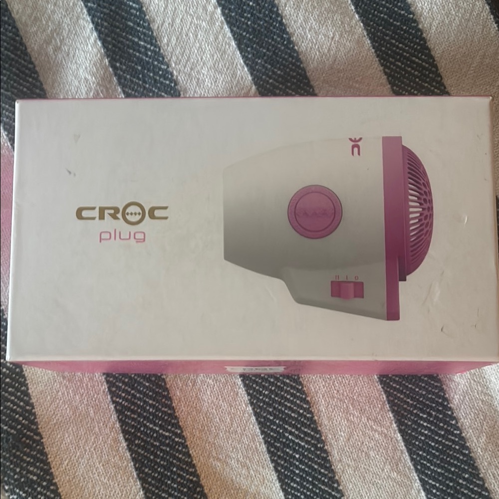 CROC Plug Hair Dryer - White and Pink